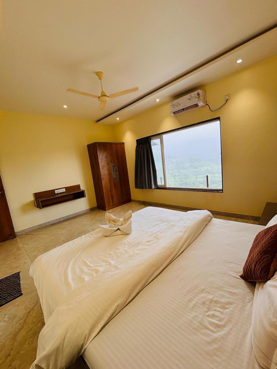 Paramount 3 Ac Bedrooms Hall Garden With Lake View Панчгани Экстерьер фото