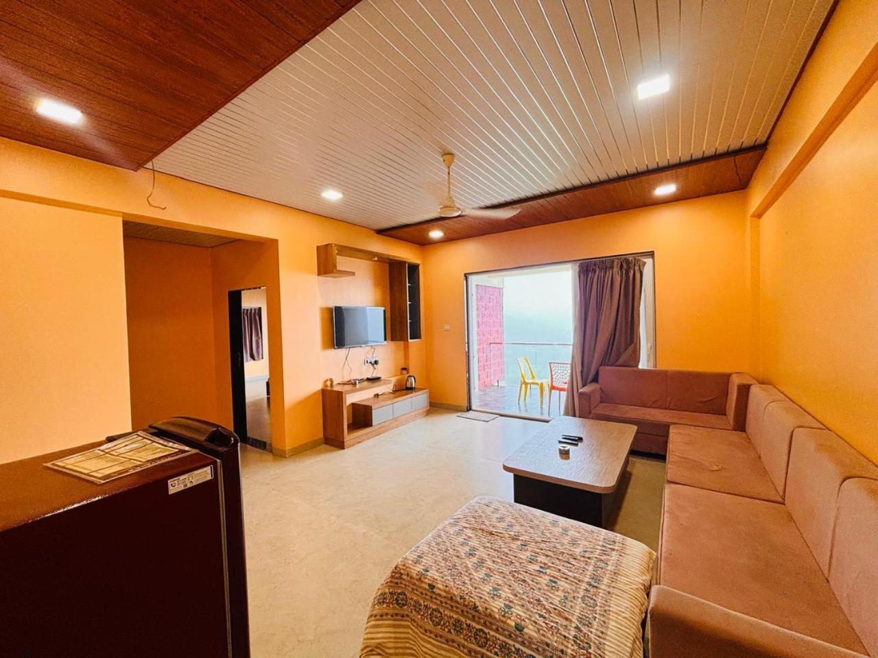 Paramount 3 Ac Bedrooms Hall Garden With Lake View Панчгани Экстерьер фото