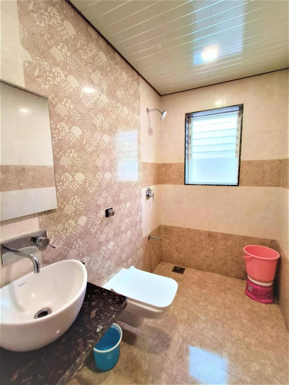 Paramount 3 Ac Bedrooms Hall Garden With Lake View Панчгани Экстерьер фото